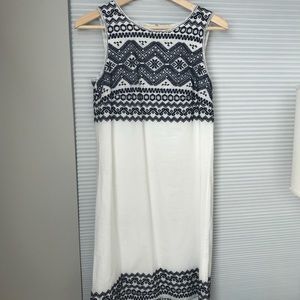 Max Studio embroidered dress